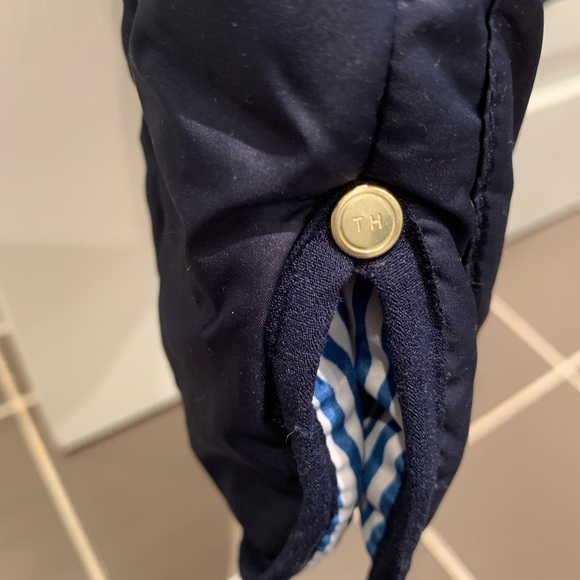 Tommy Hilfiger women’s puffer vest jacket - Picture 9 of 9